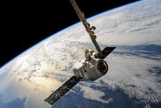 我国遥感行业产业链及相关上市企业对比：华北地区为各企业主要发展重点